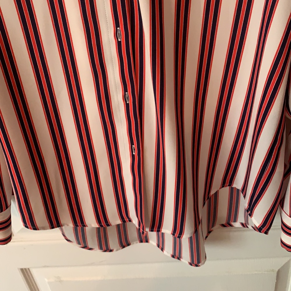Madison White/Hibiscus/Navy Button-up Shirt - Picture 4 of 4